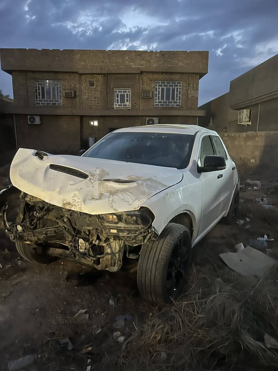 السياره للبيع
***********
