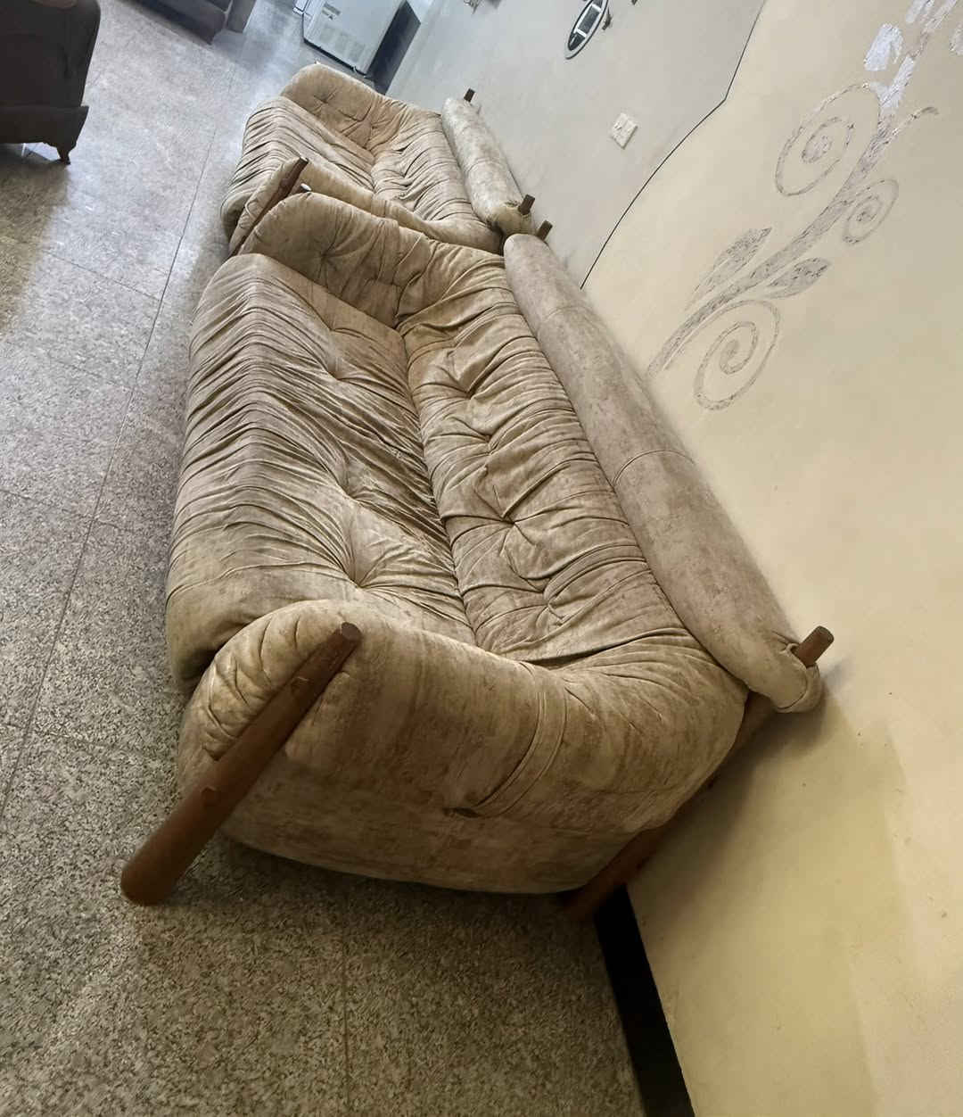 تخم تركي مستخدم نظيف 8 مقاعد للبيع رايده 750 الف وبي مجال مكاني بغداد / الشعب


**إذا كنت صاحب هذا الإعلان وتريد حذفه لأي سبب، رجاءا أرسل رسالة إلى الدعم الفني**