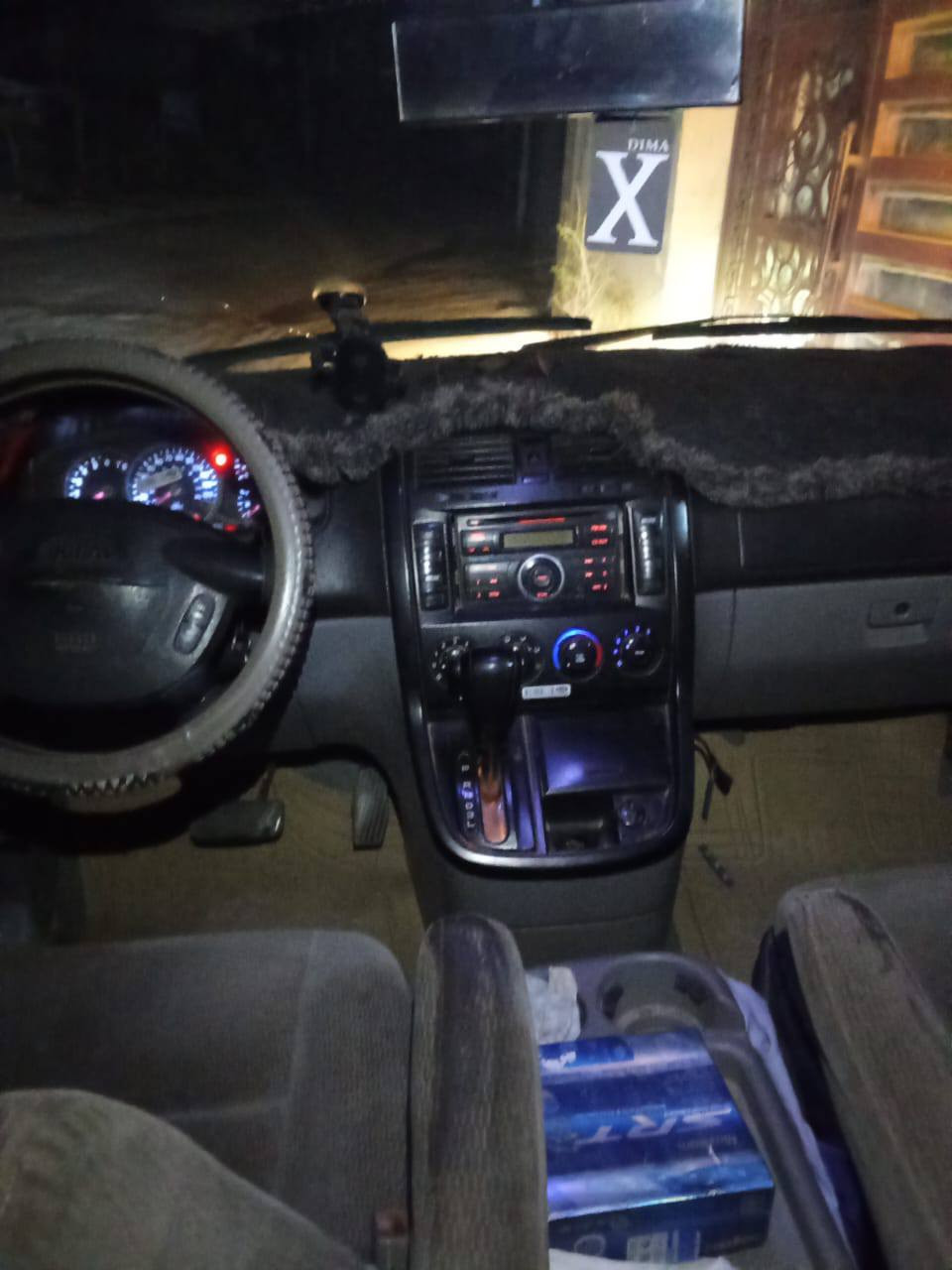 السلام عليكم اخوتي عيد مبارك عليكم جميعآ
مكلف بالنشر مالت اخوية 
 كيا سيدونا 7راكب 
محرك 3500 الاقتصادي 
سنوية لغاية 2027
تبريد 3قطع عايز بس غاز شحن 
تخم تاير اخو الجديد 
بطارية جديدة 
رقم بغداد  وباسمي خلال يوم واحد يتم التحويل مشروع وطني***********
