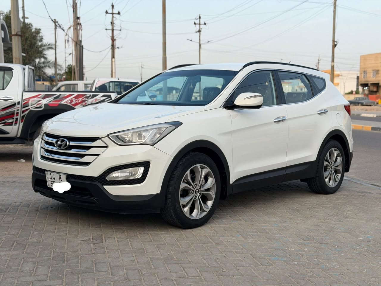 السلام عليكم 
سنتافي موديل 2014(خليجي
محرك 6 سلندر. 7 راكب. رقم بصره تحويل
سنويه وهزه ورقام جدد. جاهزه السياره تبريد كير محرك حداديه تخم تاير. مواصفاتها شاشه كامره حساس تحكم ستيرن. كشن كهربائي مرايات شفط يدات كروم. بك لايت لد (لايت لد)فول زنون 
مكاني بصره
شراي يخابر
***********
