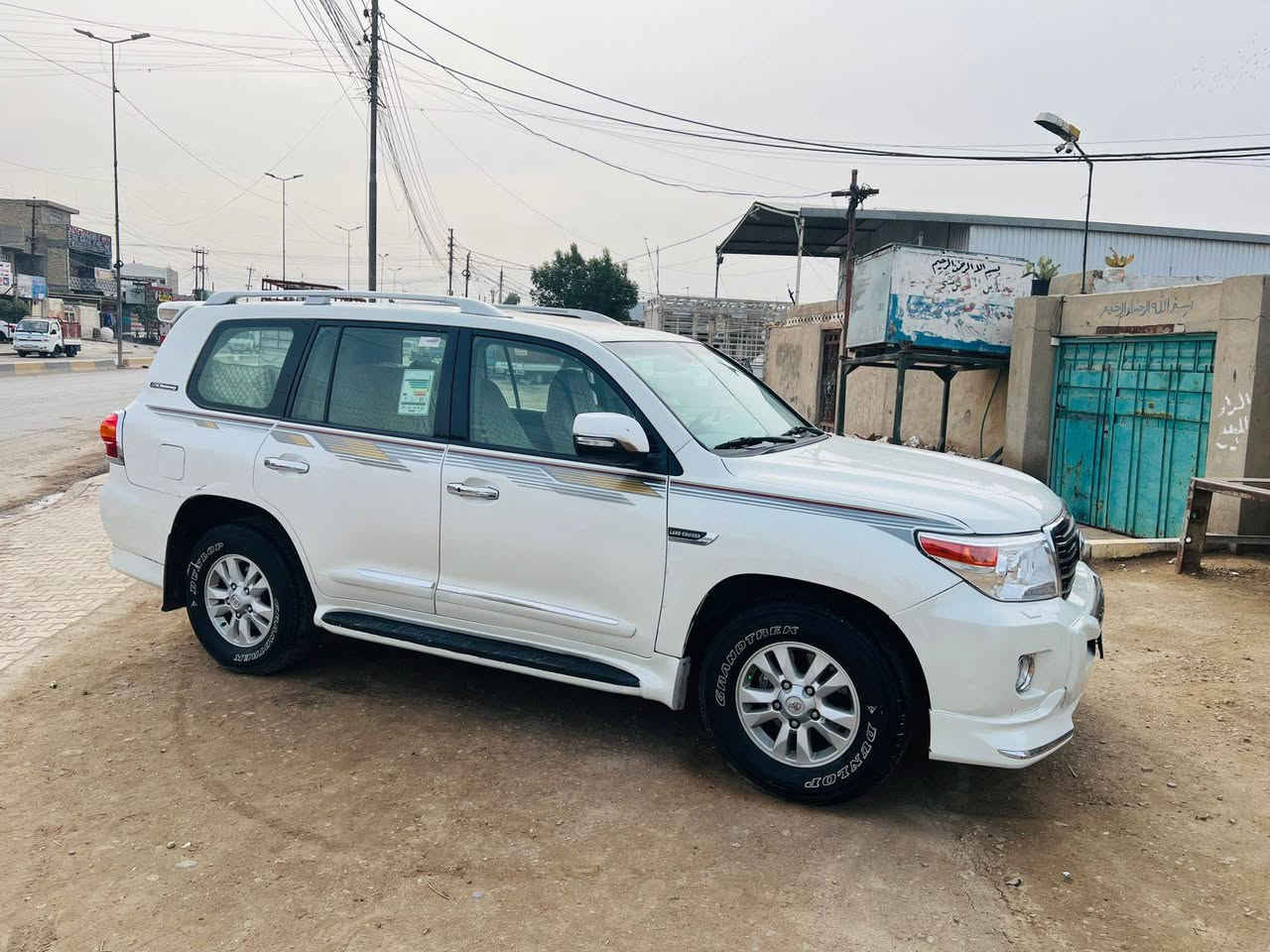 السلام عليكم للبيع لاندكروز جكساره موديل 2010 محدثه 14رقم بغداد بسمي اخوان سياره بيهه مكانات صبغ اثر جفيه خفيفه بدون دواخل 6سلندر مواصفات معروفه اخوان ابيع مستعجل مكان السياره بغداد الاستفسار ***********
