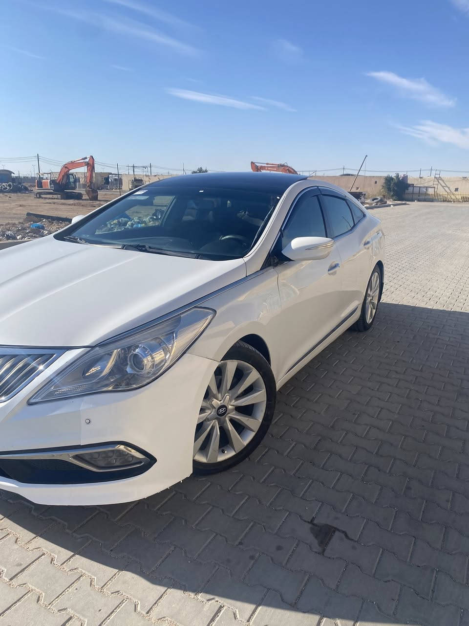 سلام عليكم ورحمه الله لسياره للبيع فقط ملاحضه اني مكلف بل النشر لاتصال ع لرقم 
ازيرا خليجي مديل ١٤ فول موصفات  vlb

 بيها صبغ بصفحه سايق بيها جاملغ خلفي بي طخه 

لبنيد مبدل اصلي لسياره جاهزه كير محرك صدر امامي خلفي جديد تخم تاير 

رقم بغداد مشروع وطني سنويه ل ٢٨ 

مكان لسياره النجف لسعر ١١٠ وبيها مجال قليل

***********
