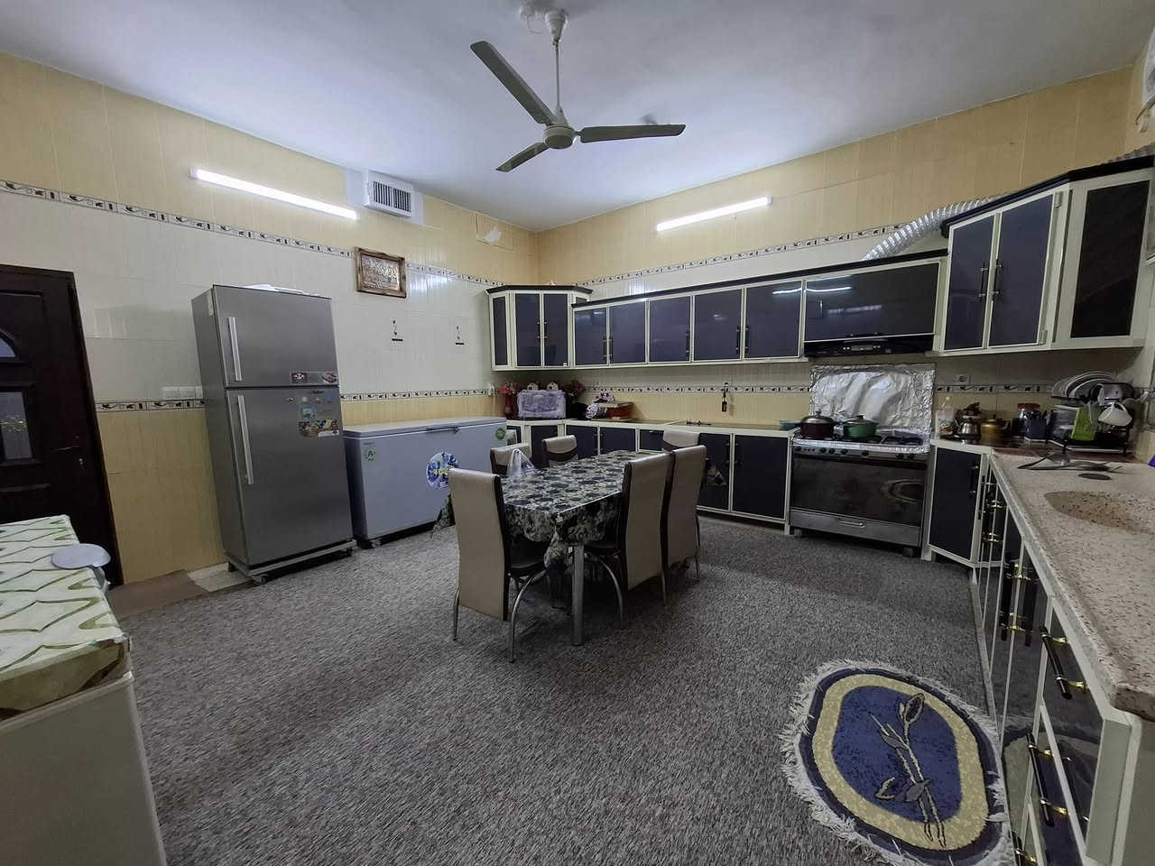 #دار للبيع طابو صرف ( طابقين)
#المساحه 200م الواجهه 10م
#العنوان  شارع حي الحجاج قرب مدرسه الخنساء
______________________________
#ط1 غرفتين نوم _ هول _ استقبال _ مطبخ _ صحيات _ كراج
#ط2غرف نوم عدد 3 _ هول _ صحيات _ بيتونه
______________________________
للأستفسار الاتصال على الارقام التاليه 
***********
***********
