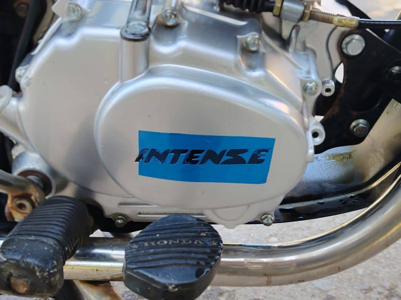 السلام عليكم دراجه للبيع محرك انتنس ما مفتوح دراجه جديده حيل كهربائيات كلها شغاله ***********
