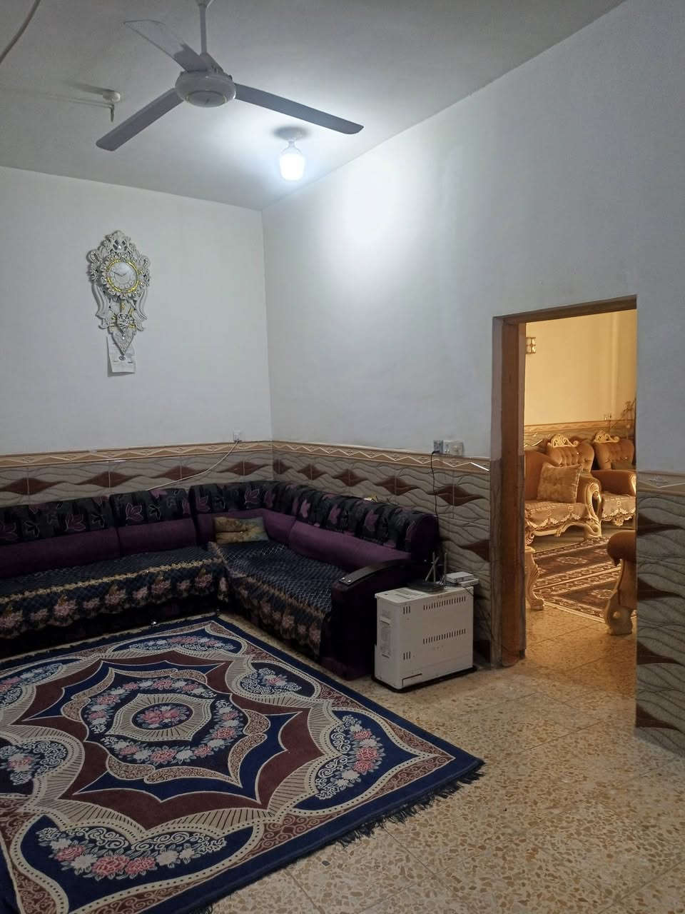 دار للبيع المساحه 200الموقع حي المشتل قرب المدرسة الهيكل على الشارع العريض موقع كلش حلو وبيت نضيف  ويرهم مراوس بيت وكاع على شارع حله بغداد داخل المحاويل فقط للاستفسار الاتصال على الرقم ‏‪***********‬‏
