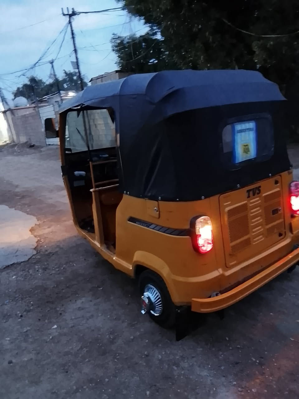 لبيع مديل ٢٠ شهر ١٢ تكتك خير منً الله مكينه اكسن خير منً الله أوراق كماله سعر ٤٧٥٠ وبيهً مجال مكاني المحمودية ***********
