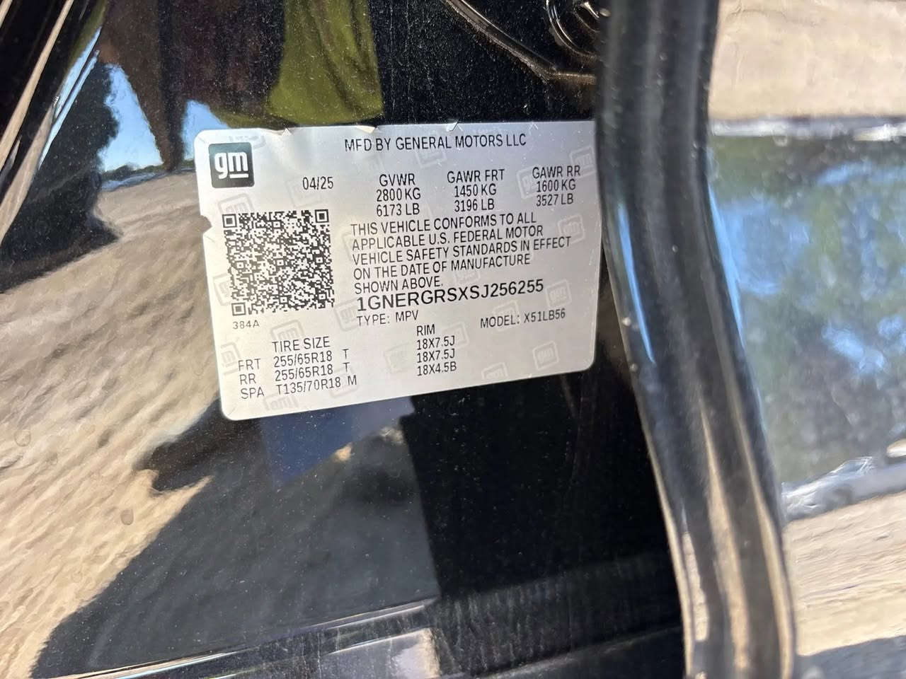 📢 إعلان بيع سيارة: شيفروليه ترافرس 2025 (Chevrolet Traverse LT)

السيارة بحالة ممتازة

✨ المواصفات الأساسية:

    الموديل: 2025.

    الفئة: LT (عائلية، رياضية، وعملية جداً).

    الهيكل: SUV / Wagon (أربعة أبواب، مساحة واسعة ومريحة جداً للرحلات والعوائل).

    المحرك: 2.5 لتر، 4 سلندر (2.5L I4 DOHC 16V Gasoline) - اقتصادي جداً وقوي في الأداء.

    نظام الدفع: دفع أمامي (FWD).

    رقم الشاصي (VIN): 1GNERGRSXSJ256255 (متاح للفحص الكامل).

💎 نقاط القوة والتاريخ الصيانة:

    مالك واحد فقط في أمريكا (1-Owner Vehicle).

    سجل صيانة دورية ممتاز ومنتظم: السيارة تمتلك سجل صيانة يتضمن 11 إجراء صيانة دورية (تبديل زيت وفلاتر، فحص فرامل، وفحص سلامة عام) وكلها كانت تتم في وكالة مخصصة (South Charlotte Chevrolet).

    الممشى الحقيقي: حوالي 48,434 ميل فقط.

⚠️ ملاحظة (تقرير الكارفكس): متوفر

تاريخ الوصول للاردن هو نهاية شهر 7 القادم

💵 السعر المطلوب: [ , 205 ورقة] واصل للاردن بدون تصليح 
***********
