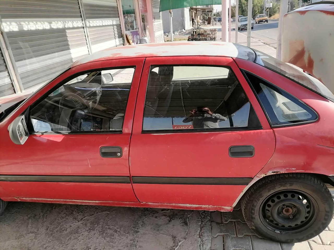 اوبل فكترا 1992 احمر رقم كركوك اليف أ  محرك 18 كير محرك شرط  ناقص بس صبغ  داخل بحاله جيده السياره من الشحن يمي شرط التحويل 
رقم/*********** كركوك, العراق
