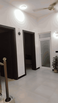 البيت للبيع مساحة ٢٠٠ م ع شارع ١٢م مقابل مطعم موسى الكاظم قرب جامعه العين بناء ٢٤ بيت وشقه البيت يتكون من ٤ غرف و صالتين واستقبال ومطبخ وصحيات ٣ الشقه معزوله تتكون من غرفه واستقبال ومطبخ وصحيات مواصفات البناء شيش الماس كونكريت المهدى الماء والكهرباء والمجاري أفياء سعوديه بورسلين جداري الأرضية ايفا أبواب تركيه كل مواد البناء درجة اولى للاستفسار الاتصال على الرقم ***********
