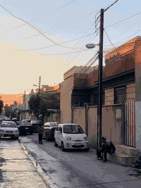 السلام عليكم ..
موقع مميز دار تجاري للايجار⬇️

🛑المساحة 200م 

🛑يحتوي على :ثلاث غرف نوم /مطبخ/هول /صحيات/محل كبير+صغير .
موقع الدار /سوق حي الميثاق مقابل اسواق السلطان
 
للأستفسار ☎️☎️ ***********
