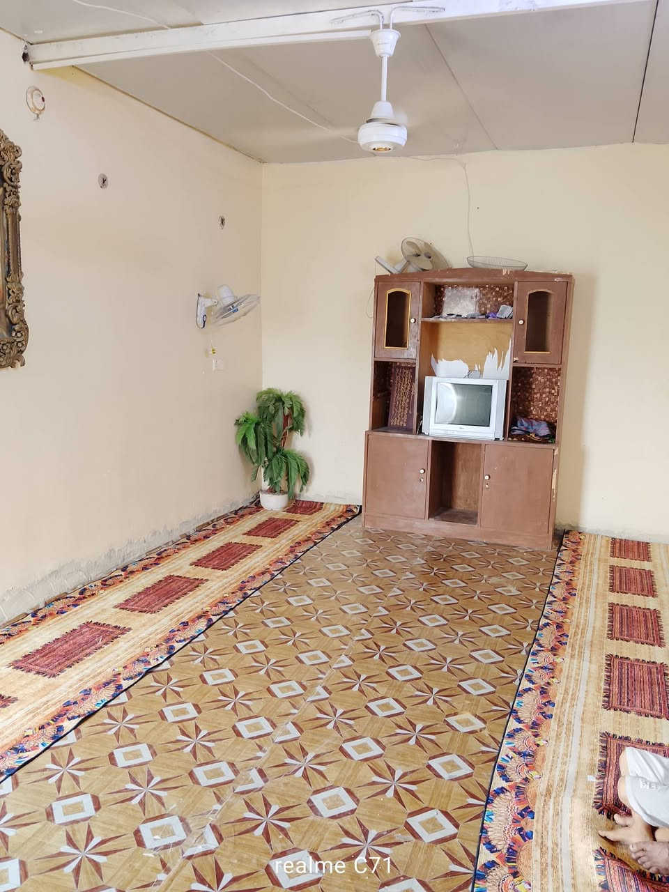 بيت للبيع  نواب الضباط مقابيل مدرسة القلم بضبط على شارع عريضه عالي عالشارع مساحته ١٥٠م اي استفسار الاتصال على الرقم *********** الموشراي لايعامل
