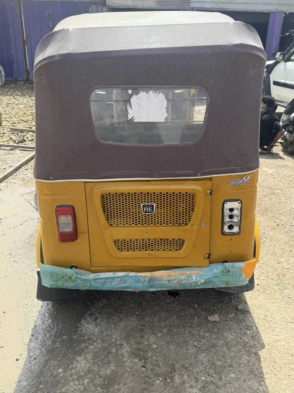 سلام عليكم شباب تكتكً موديل 21اوراق بسمي سعر 6 وبيه مجال حك جيه تكتك بلاديه شويه صبغ بلغد ولباقي مكفول هاتف بي وتساب ***********
