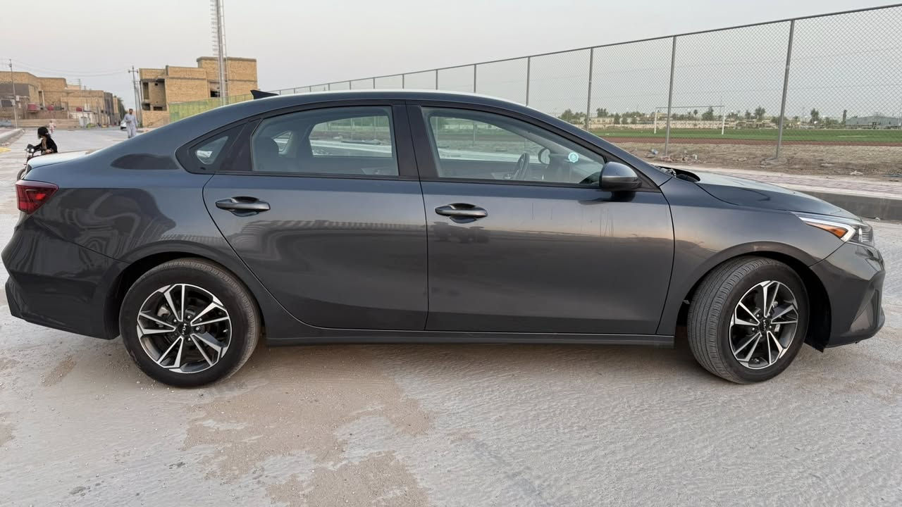 السلام عليكم  KIA فورتي 2023
 ماشيه 26 مرقم ذي قار باسمي
  رقم الشاصي مرفق مع الصور
 تبديل جاملغ وتصليح بالبنيد والفخذه
 شواصي وارباك سليمات
السعر 152 قابل للتفاوض 
للاستفسار ***********
