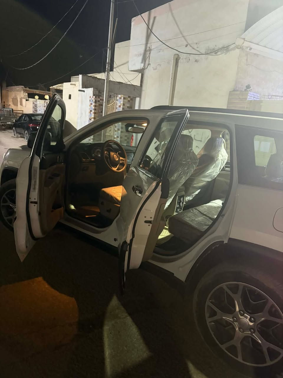 السلام عليكم اخوان
جيب كراند شيروكي خليجي مكفولة شركة هارلم استلام شركة ماشية ١٣٠ الف مكينه ٦ سلندر بيهه تكحيل بالدعاميات ورصعة صغيرة بالجاملغ الأيمن الامامي السيارة فول استعمال شخصي السعر ٢٨٥ بيهه مجال بسيط حك الجية رقم بغداد بأسمي مكاني الديوانية للتواصل ***********
