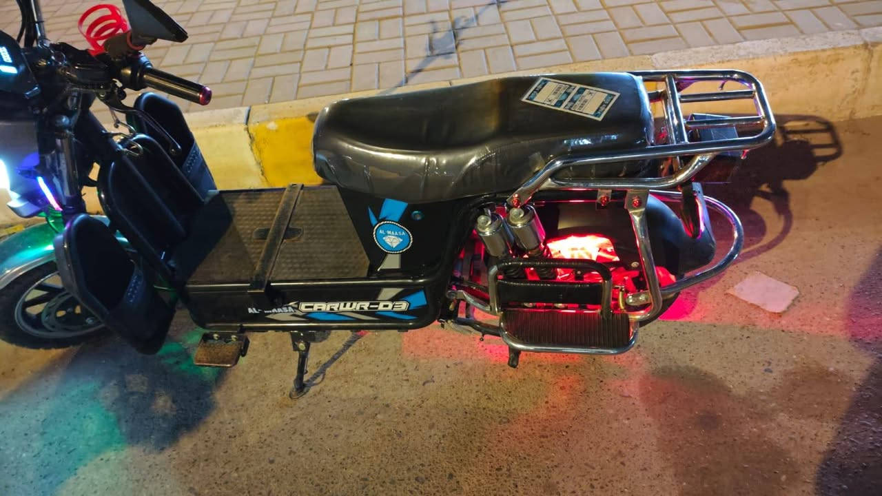 موطور شحن لبيع بطارياته على فحص كهربائي كله شغاله سرعه 99 اربع سرعه بصمه وسيج بعده جديد خمس بطاريات استفسار ***********
