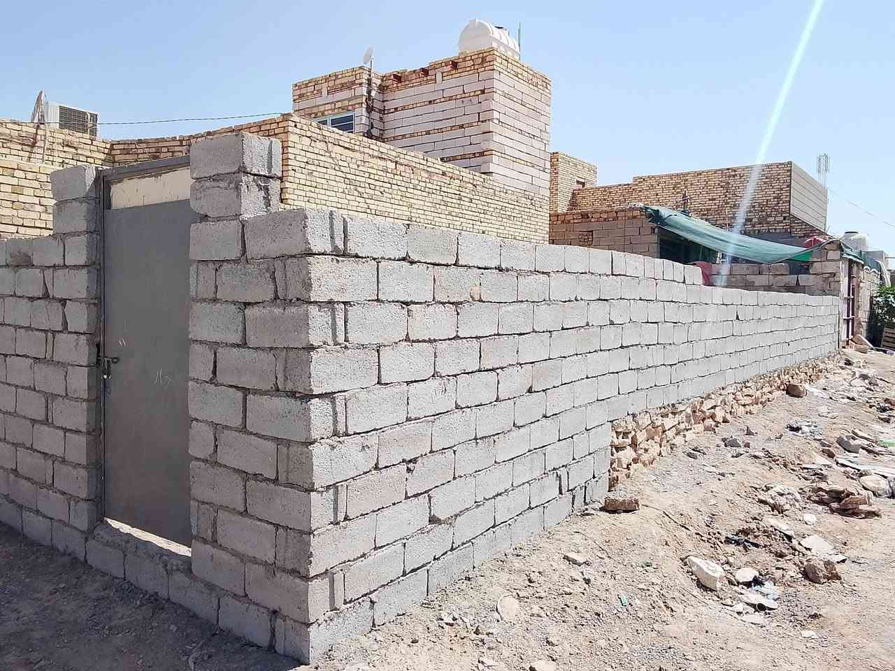 بتلو زراعي حجر ركن مساحه 100 متر نهايه  شارع الوكفه ال بوجاسم قريب كلش عل الشارع العام مقابيل الملعب الخماسي  مسيج بلوك ومرقم وكامل السعر 7 مليون 
***********
