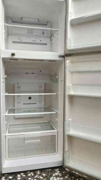 ***********ثلاجه هيتاشي 22قدم شغاله علفحص تجميد فول سعرها 200 مدينه الصدر يوجد توصيل
