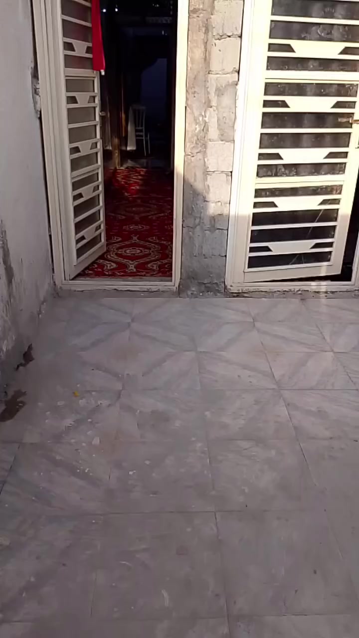 البيت للبيع المساحه 120البيت قبل 5اشهر كمل بناء السعر 45وبي مجال قليل عوزه بس ستاره وبيتونه كله كامل حي البساتين قرب ابو رحاب المختار الفتحه الثانيه مال القناة ***********
