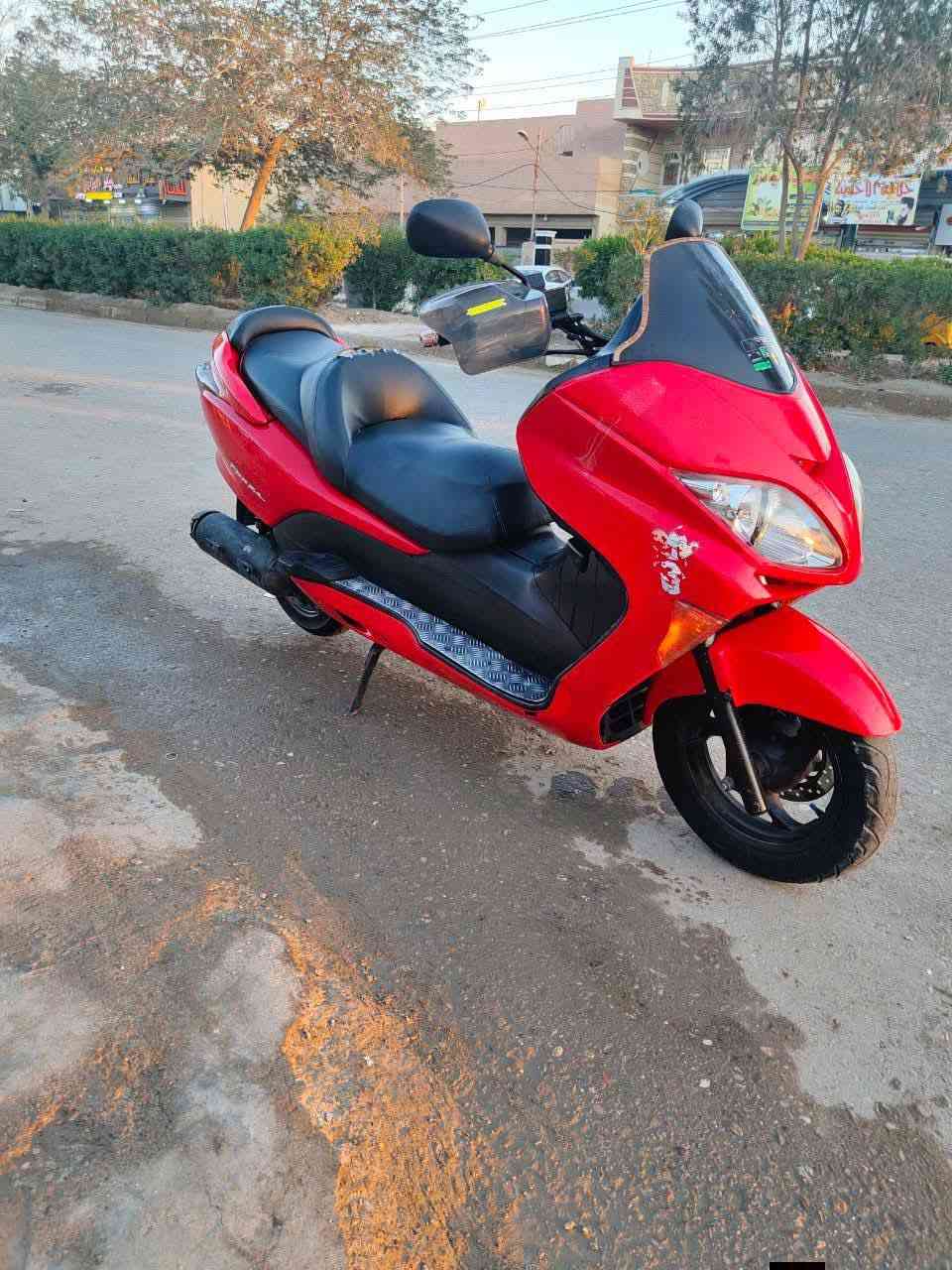 السلام عليكم دراجه فورزه دراجه جديدة محرك ايخبل ما مفتوح ناعمه شلعه ومعدل فول دبل اشاره تايرات جدد كهربائيات كلها شغاله دراجه بلاديه السعر مليون مكاني ديالى بعقوبه *********** متواجد واتساب
