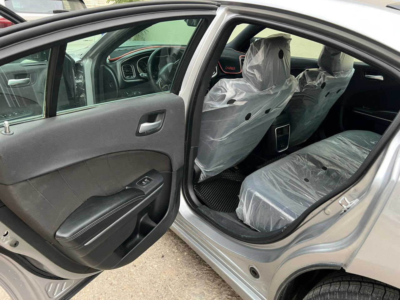 🌹السلام عليكم 🌹
بيع او مراوس باقل 
جارجر 2016 محرك 6 سلندر كله جديد مواصفات SXT  تخم تاير شاشه كبيره كامره ماشيه 100حادث جاملغ ايمن بدون دواخل مصبوغه قطع ابيع حزام حتى ماتعب المقابيل شرط الفحص رقم بغداد باسمي السعر 160💵وبيها مجال قليل
مكاني بغداد الكرخ 📍

☎️***********
