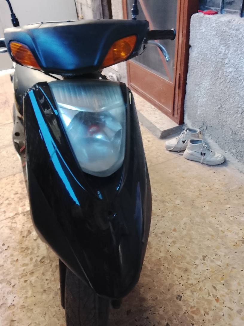 اسلام عليكم عندي دراجة بريز سرعة 140 دراجة مكينة ما مفتوحة هندر نكرة سلف بس لباتري تعبان  سعر 550 وبيهة مجال لمكان بغداد العلوان بياع شرطة رابعة رقم ***********
