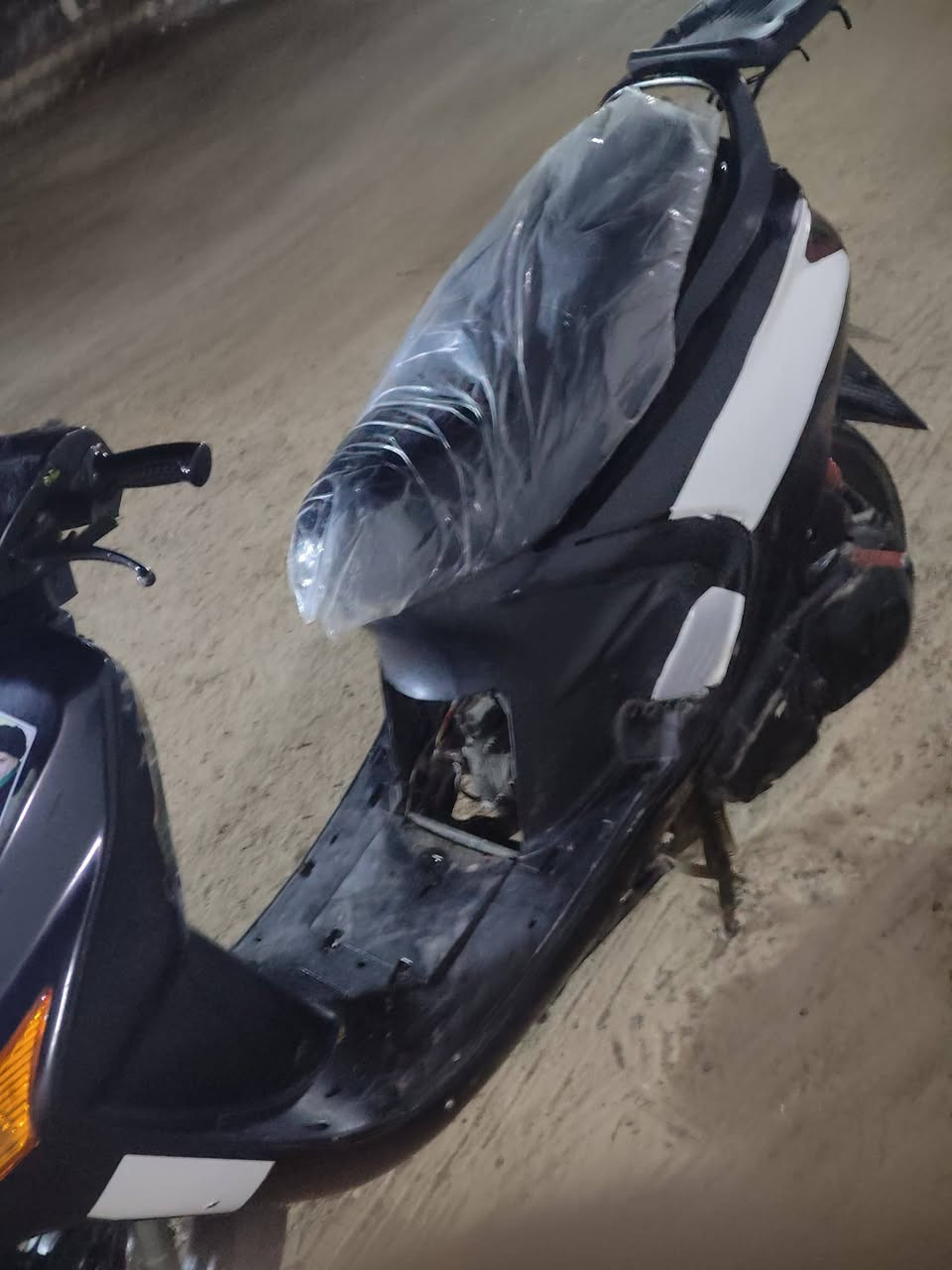 دراجه البيع مكاني كوفه علوت الفحل 
صلانصه رياضي 
اليت زنوز بيض 
نقص سلف بس راجز 
مجفته بس والفات قير الوفات ترجاع  سعر350
رقم ***********
