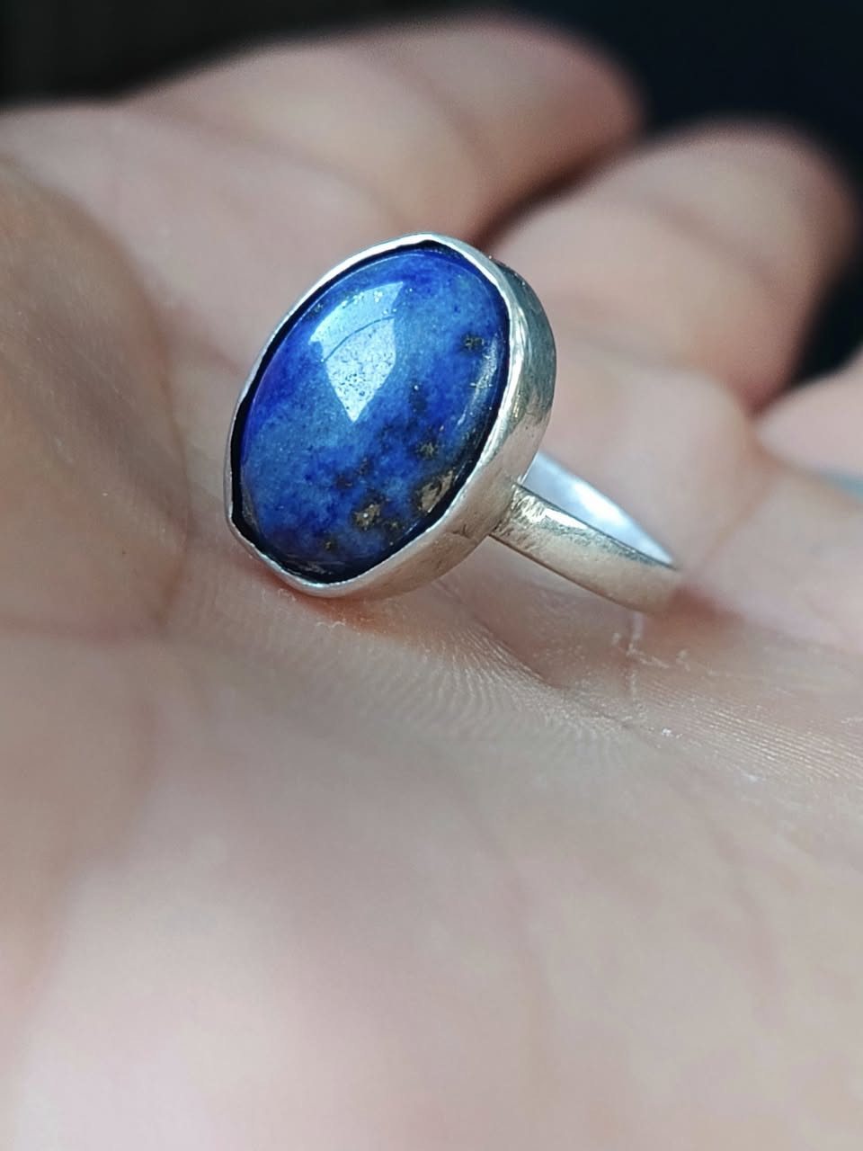 خاتم لازورد طبيعي اصلي ذمة صياغة يدوي (ناعم) ملائي خنصر فضة ٩٢٥ سعر جدا مناسب 💙
حجز وتفاصيل أكثر خاص او واتساب ***********🌹
وموجود عندي كل انواع الاحجار والمحابس الفضة والنحاس.
