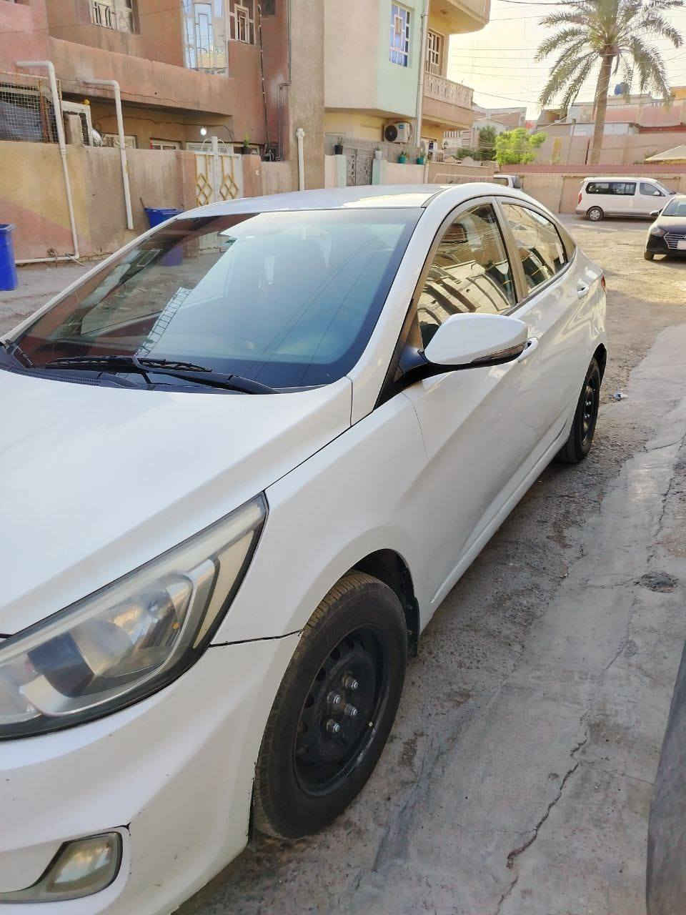 السلام عليكم للبيع اكسنت 2015 بغداد شارع فلسطين  ***********
