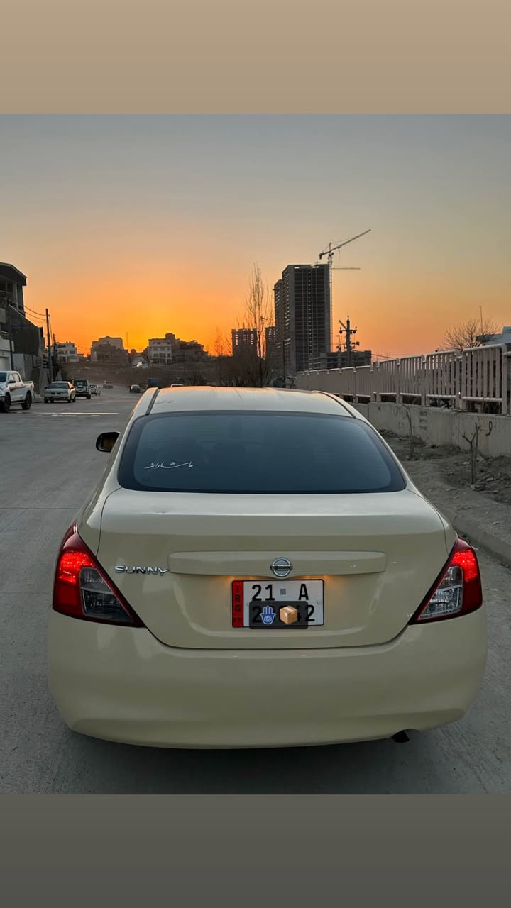 نیسان سەنی لاکشمیبای ۲٠۱۳ بێ بۆیاخ بۆ فرۆشتن سەنەوی و ڕەقەمی تازە سەیارەکە زۆر تازە و لۆل ماوەتەوە هەموو گیانی بە شەرت گێڕ و مەکینە و کارەباییات و تەبریدی بە شەرت  118 گەڵا و مەجالێکی کەم 
0770 459 3630 السليمانية, العراق
