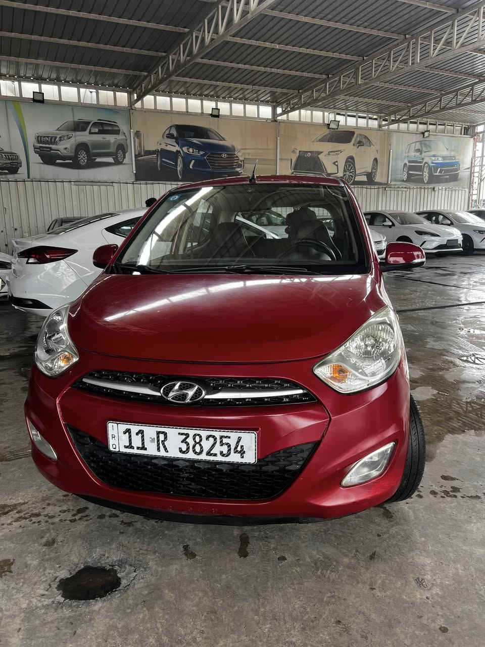 السلام عليكم 
هونداي i10 للبيع 
موديل 2015 
ماشية 98 الف 
السيارة حلوه و جاهزة للأخير اي نقص مابيهة من تبريد من كير من محرك من صدر  السيارة مال جناي بلعافيه عل ياخذهة 
السياره واكع عليه بلوكه و مبدل بيهة الجاملغ و البنيد اصليات  مابيهة اي دواخل 

السعر : 83 ورقه و بيهة مجال 
العنوان : بغداد - البياع
للأستفسار : ***********
