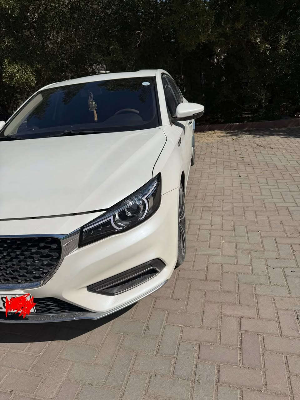 للبيع MG6 Trophy موديل 2023
سيارة رياضية بحالة ممتازة، استخدام شخصي ونظيف جداً، بدون حوادث.

عدد المسافه 12 الف بعده سياره زيرو

والسياره داخل ضمان كل صيانات مسويه بداخل شركه عليه ضمان من شركه على( المحرك //والكير //والتبريد //والكهربائيات )

🔹 المحرك: 1.5 تيربو – قوة 169 حصان
🔹 ناقل الحركة: أوتوماتيك DCT (7 سرعات)
🔹 التسارع قوي واستجابة سريعة مع وضع Sport
🔹 اقتصادية بالوقود ومناسبة لبنزين العراق (أوكتان 90)

🔹 شاشة وسطية كبيرة + شاشة عدادات رقمية
🔹 Apple CarPlay + Android Auto
 
🔹 دخول ذكي + تشغيل بصمة
🔹 شاحن لاسلكي للموبايل
🔹 مقاعد جلد رياضية بتصميم مميز
🔹 جنوط رياضية 18 إنج + جناح خلفي (نسخة Trophy)

🔹 نظام ثبات إلكتروني + 6 وسائد هوائية
🔹 تعليق خلفي مستقل يعطي ثبات عالي وراحة بالقيادة
🔹 مكيف أوتوماتيك + فتحات خلفية

✔️ السيارة بحالة ممتازة ولا تحتاج أي مصروف
✔️ فحص كامل متوفر
✔️ سعر مناسب مقارنة بالمواصفات
السعر (١٣٧) وبيه مجال

📍 الموقع::زيونه ___
📞 للاستفسار::***********_____
