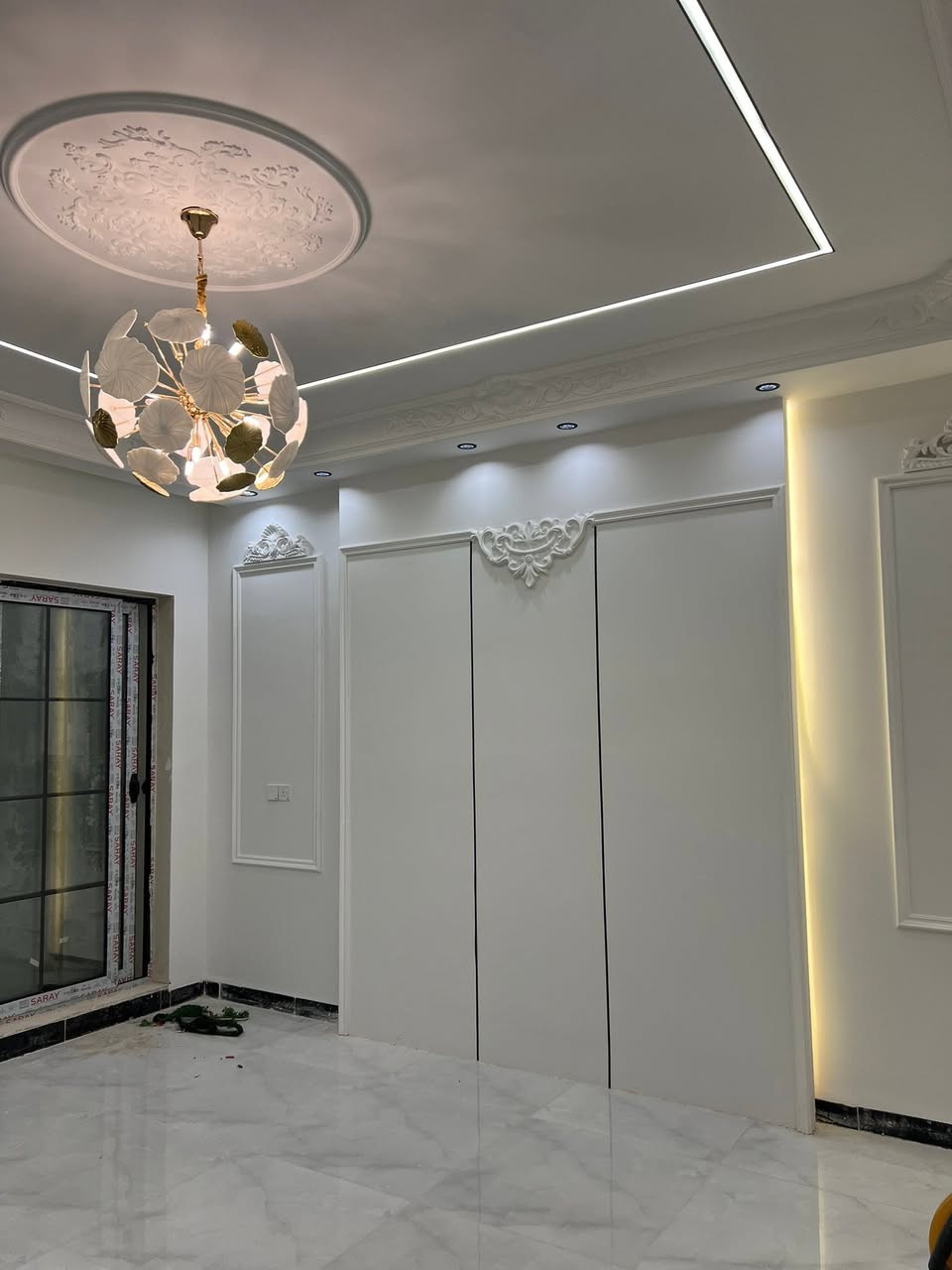 🏠 خلي بيتك يحچي فخامة مع أحدث ديكورات الجبس بورد ✨  
إبداع بالتصميم ودقة بالتنفيذ بأسعار تناسب الجميع 🔥  
لا تخلي بيتك عادي… خله يلفت النظر 😎  

📱 للتواصل: ***********
