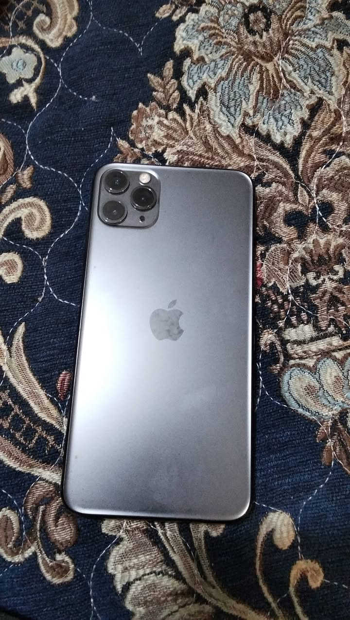 السلام عليكم ايفون 11برو ماكس مبدل شاشه ولبصمه مال وجه واكفه بطاريه 74 بلاديه رايده ب200قفل مكاني بلديات الاتصال***********
