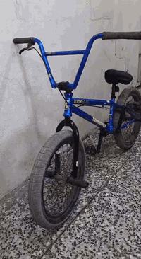 سلام عليكم بأسكل بي ام اكس موديل 2024 لون ازرك مميز بأسكل نضيف مختوب جاهز بأسكل مال لعب الله شاهد 
نضيف ويا كتاب شركة عوزة بس يدات ستيرن السعر 175 وبي مجال للشراي مكاني بغداد مدينة الصدر قطاع 60 هذا رقمي للتواصل *********** موجود واتساب
