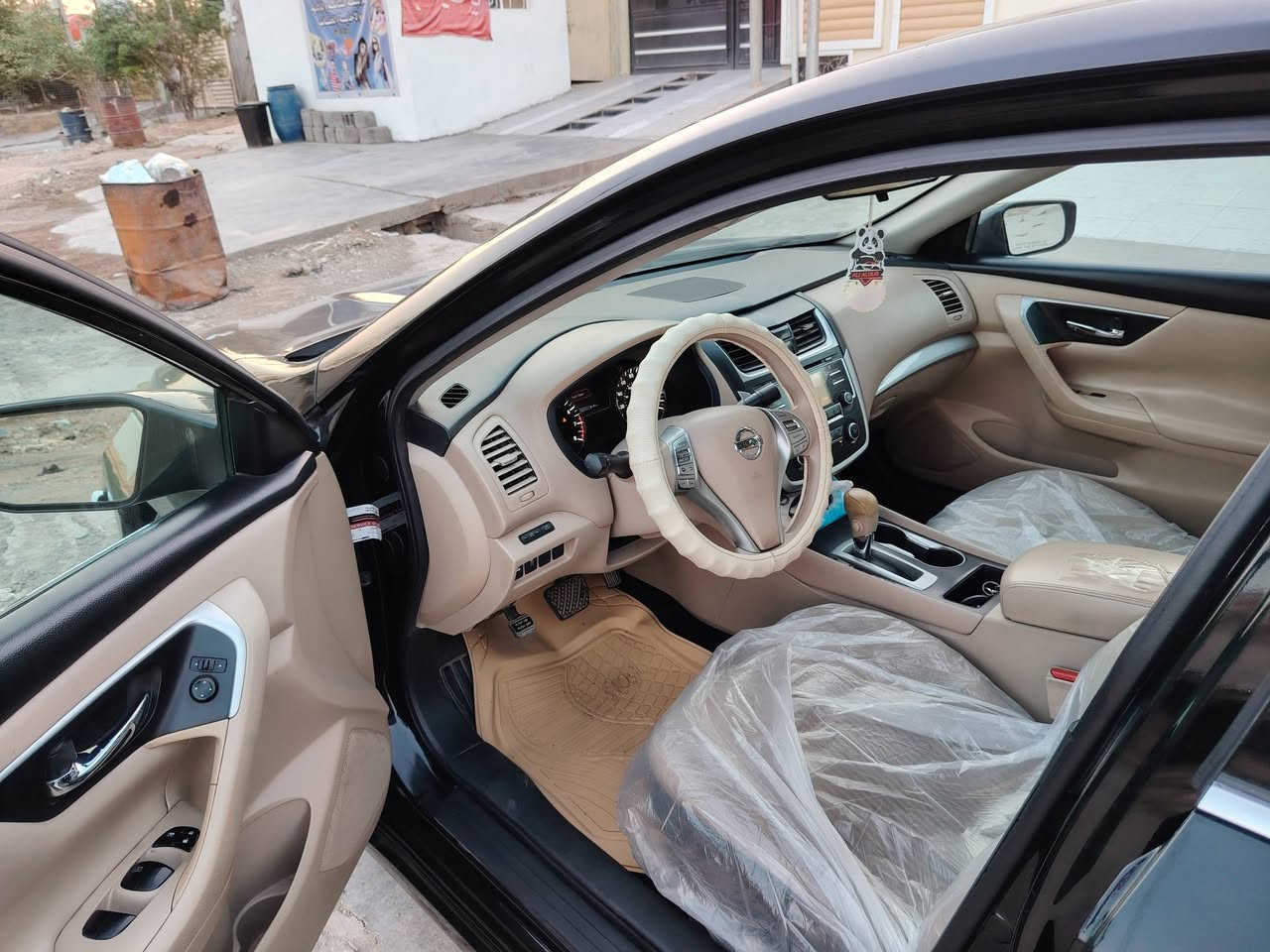 نيسان التيما موديل ١٦ خالية من اي ضربة بدون صبغ بدون تبديل تفاصيل بالصور كاملة رقم وسنوية جديدة صيانة كاملة  للاستفسار الاتصال على الرقم *********** السعر ١٢٨ وبيهة مجال قليل
