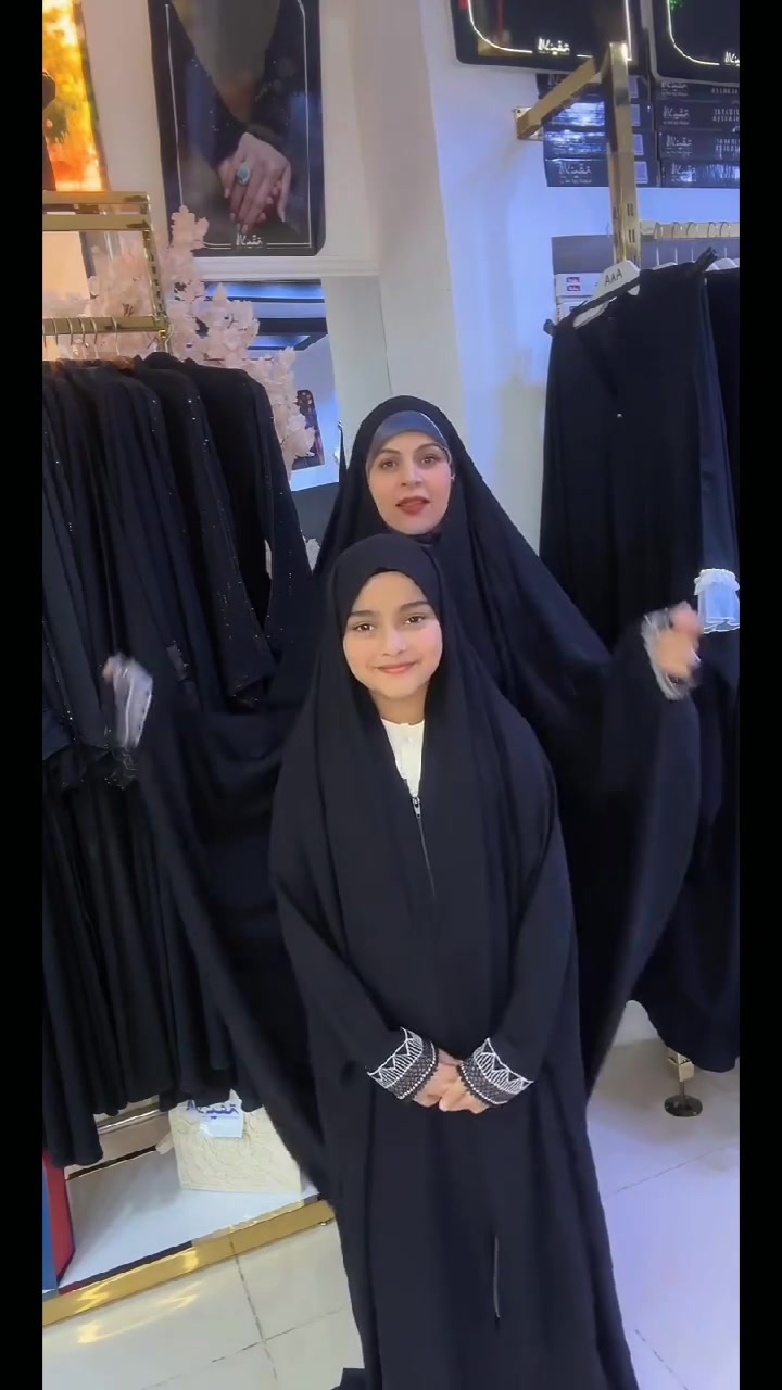 عباء بنوتات  عمر محير  جرجيت كوري سواد فاحم


**إذا كنت صاحب هذا الإعلان وتريد حذفه لأي سبب، رجاءا أرسل رسالة إلى الدعم الفني**