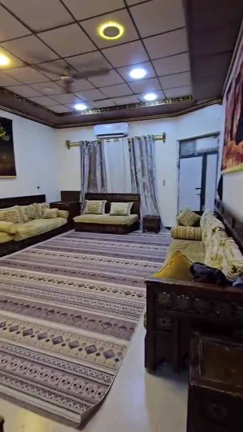 دار للبيع طابقين مساحة 200 متر طابو زراعي يحتوي طابق الاول عل 2 غرف نوم وصالتين ومطبخ وديوانيه وصحيات داخليه وخارجيه ولطابق الثاني يحتوي على 4 غرف نوم وصاله وحمات داخلين المكان ابو الخصيب كوت ثويني ساحه طلبه قريب على طريق سايدين داخلي خدمات ماي كهرباء مجاري عل نهر مدارس حكوميه مدارس اهليه مستوصفات 2 سوق حمدان سوق يوسفان قريبات على دار
(السعر 160) وبي مجال واتساب (***********)
(اتصال)***********)
