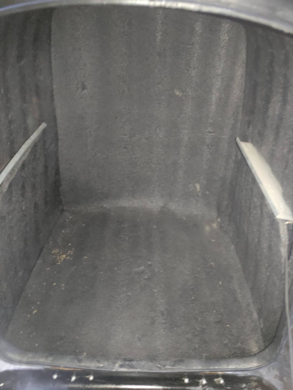 سلام عليكم ورحمه الله وبركاته صندوك للبيع السعر25الف مكاني بغداد نهايتة حي أور الرقم***********
