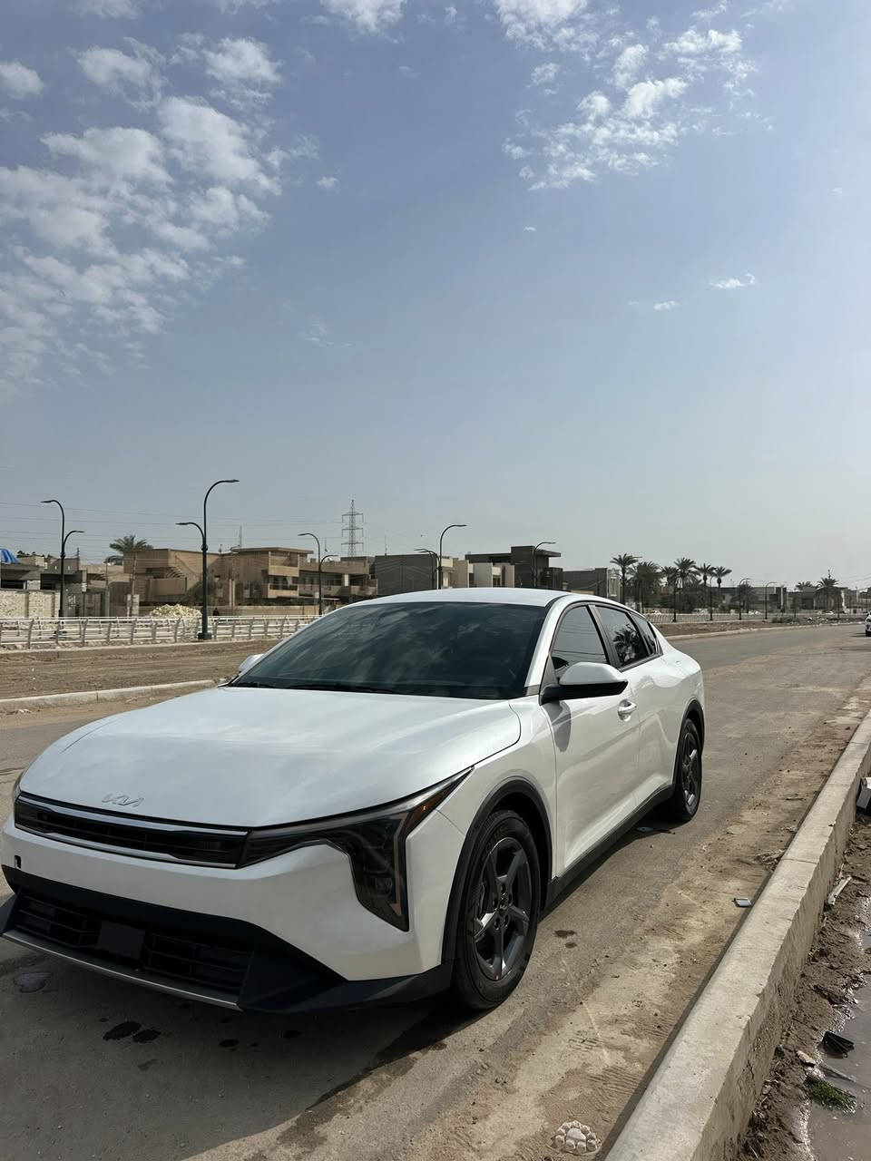 سلام عليكم 
سياره K4 للبيع وارد امريكي 
موديل 2025 
السياره زيرو بوضع الشركه 
ماشيه 2000 mi
جديده السياره بمعنى الكلمه 
بلعافيه على الياخذها 
ابيع بدون رقم 
بدون شواصي 
حادثها موضح بلصور 
الجاملغ راجع على البارد وتكحيل فقط 
والبنيد مبدل ومصبوغ 
والباقي مكفول من الشخط 
مكاني الحله حي الكرامه 
السعر 165 وبيها مجال 
اتصل ***********
