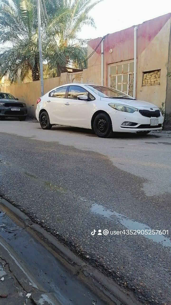 السلام عليكم . 
سيراتو مديل 2015 بيها جاملغ امامي سياره بسمي مكانها ناصريه الاسكان الصناعي السعر 110 وبيها مجال قليل للاستفسار  الاتصال  ***********
