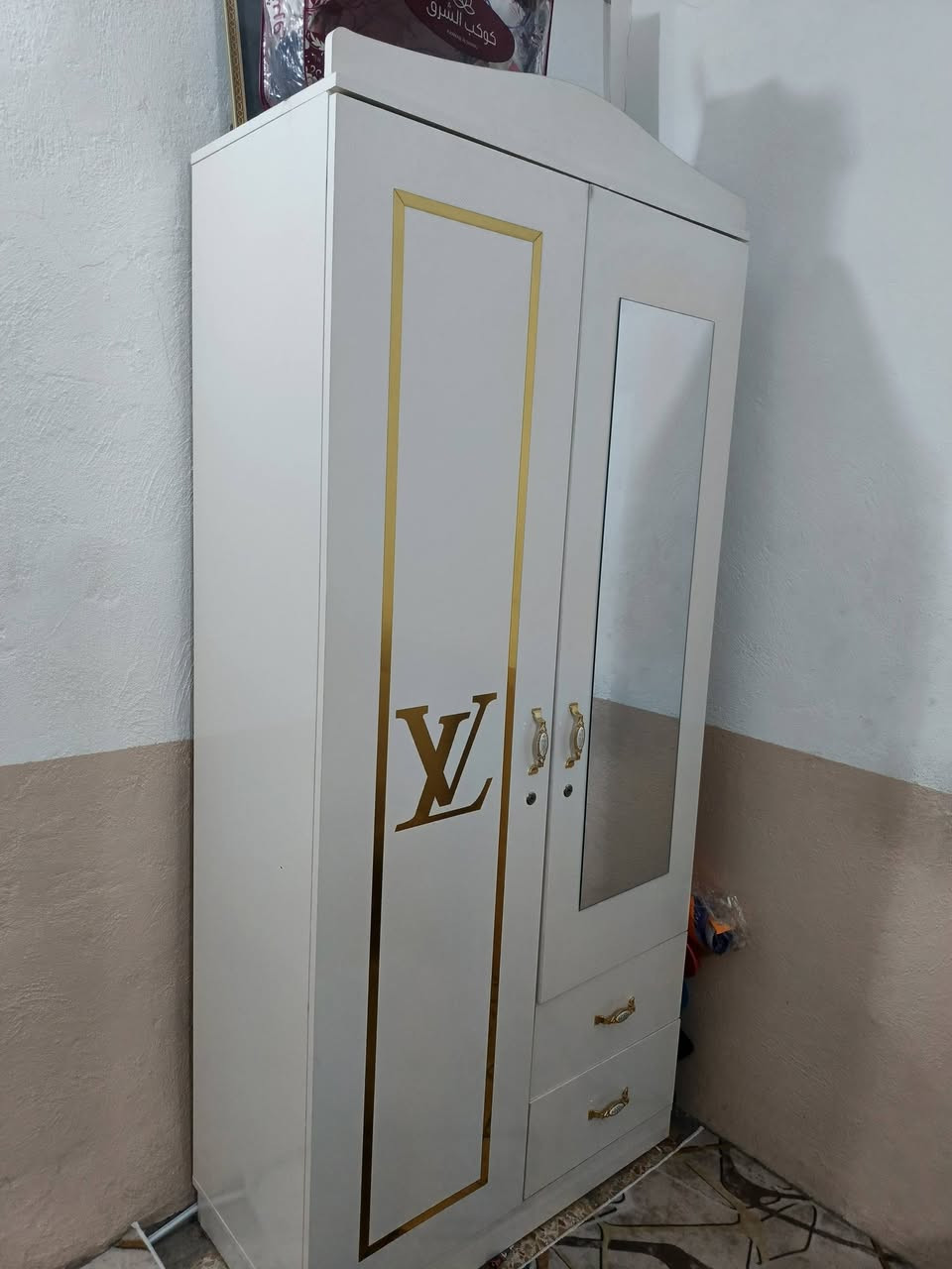 كنتور بابين وجرباية نفر واحد سعر الكنتور 150وبي مجال وسعر الجرباية 50 وبيهه مجال للتواصل *********** المكان كوفة
