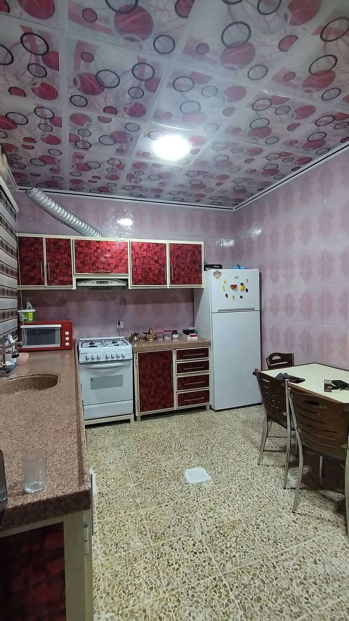 دار للبيع
💰 فرصة للسكن أو الاستثمار بسعر مناسب
#مكتب_ارض_الملوك
📍 حي الإخاء الثانية
📐 125م² ركن – واجهة 12.5م
🏠 طابقان معزولان

🛏️ 4 غرف نوم
🛋️ هولين واستقبالين
🍽️ مطبخان
🚿 صحيات
🚗 كراج
🏠 بيتونة + سطح

📄 سند طابو زهور شرط تحويل مع شرعي مباشره 

📞 ***********
📞 ***********
#عقارات #الموصل
📍 عنوان المكتب حي البكر سايدين الكنيسة بل بدايه من جهت المسبح مكتب ارض الملوك
