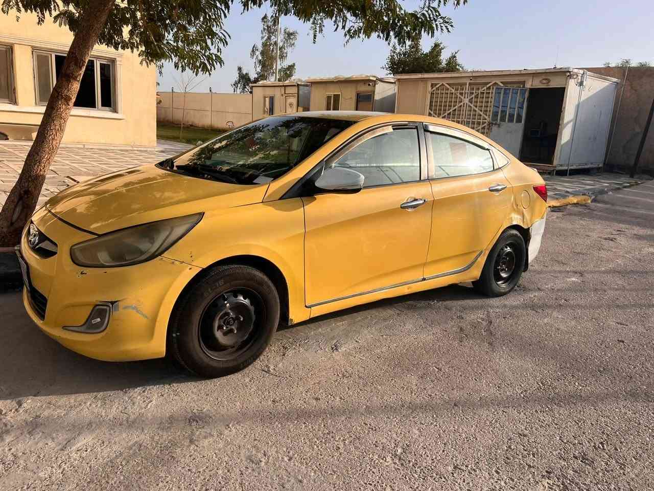 اكسنت صفرة موديل ١٥ مصفرة هيىة وغرامات محرك ١٦٠٠ دوش بيها ضربة بالجاملغ اليمين جهة السايق ومصلح نفسة مثل ماموضح بالصورة سعرها ٧٣ ورقة وبيها مجال مكلف بالنشر المكان بغداد حي الاعلام ***********
