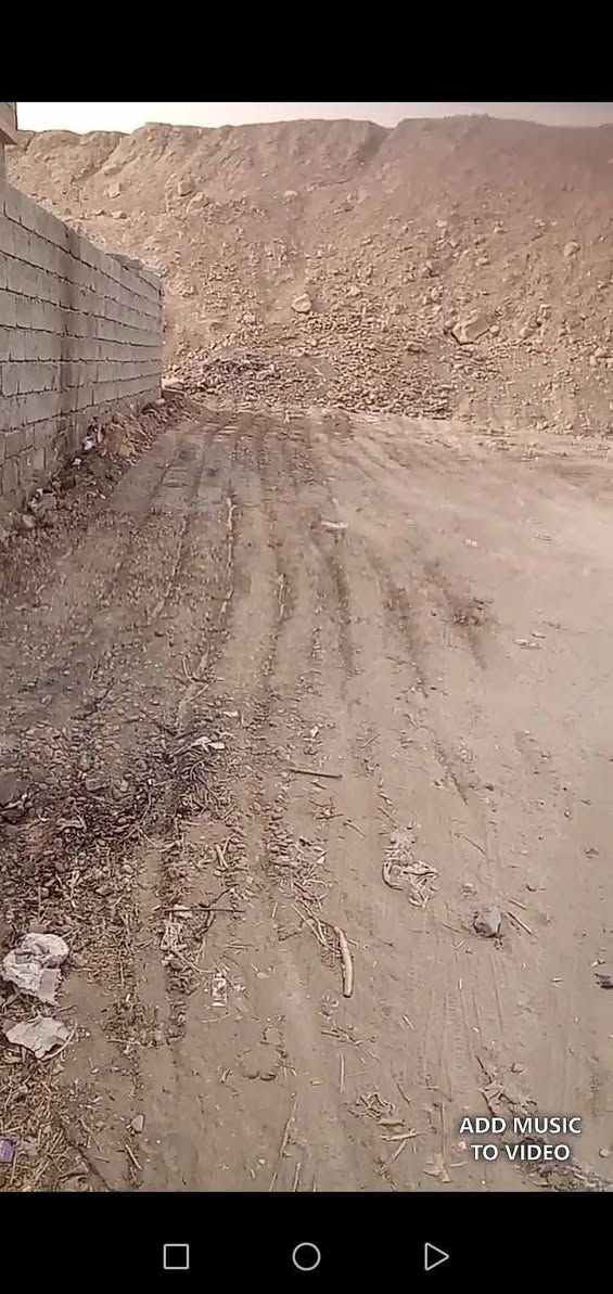 قطعه ارض للبيع المساحه 450مترزراعيه العنوان الشرقاط شارع معمل القاز قرب مدرسة الوقاص  7ملايين هاتف ***********
