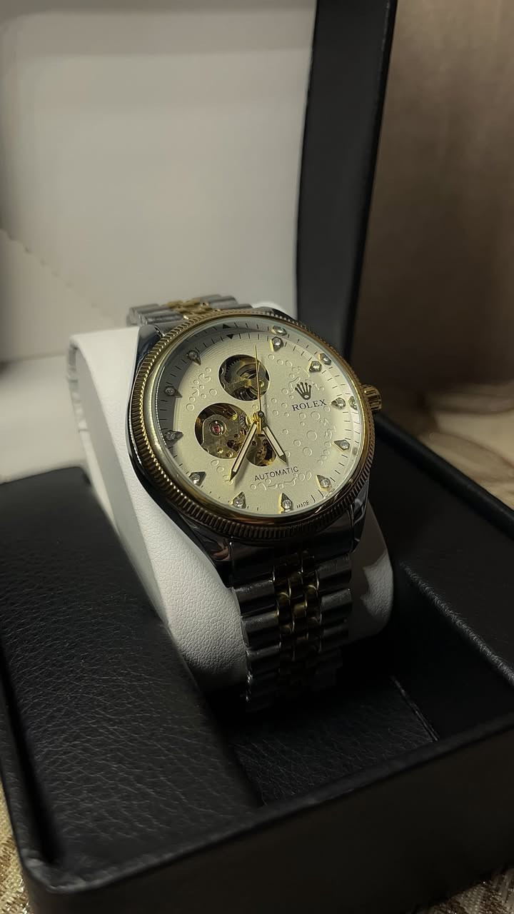 (ساعة رولكس Open Heart) ⚜️
(سوبر ماستر أوتوماتيك) 🔔

• الحركة الأوتوماتيكية: تعمل الساعة بالكامل عبر حركة معصم اليد، مما يعني أنها لا تحتاج إلى بطارية، مما يضمن لك استمرارية وأداءً عالي الجودة.

مزاد اعلى سعر ابيع 

متواجد فيس +واتساب

***********
