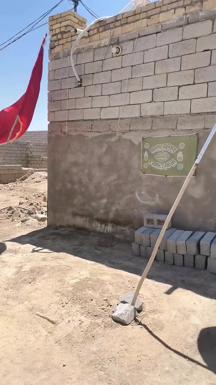 السلام عليكم بيت للبيع زراعي حي العلماء كامل خدمات ماء وكهرباء مولد يتكون من ٣غرف ديوانية صاله مطبخ السعر على الرقم صاحب البيت ***********
