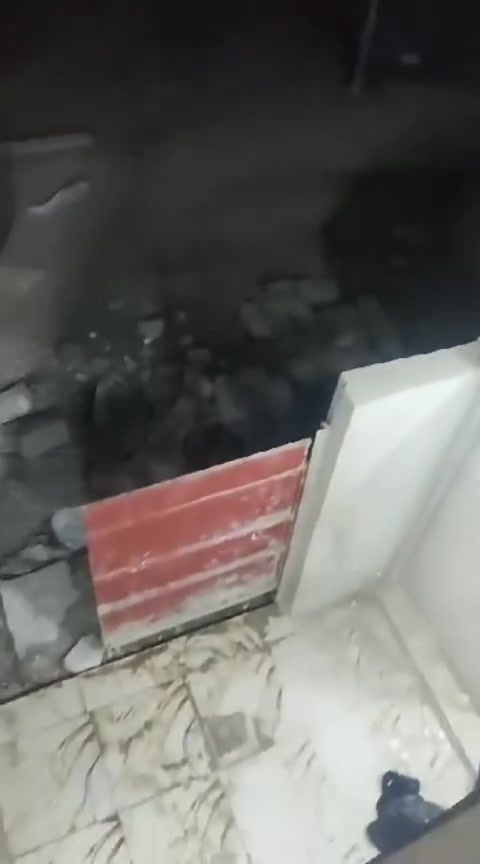 دار للبيع
الملايين الثانيه مجمع الملك 

المساحه . 105 متر 

طابق ونص 

غرفتين وصاله واستقبال ومطبخ و (2) حمام 

ومنور وتواليت خارجي وبيتونه

البيت زيرو يعوزه فقط سقف ثانوي 

السعر 55 وبي مجال الي ايجار ايجارو ايجارو 250


**إذا كنت صاحب هذا الإعلان وتريد حذفه لأي سبب، رجاءا أرسل رسالة إلى الدعم الفني**