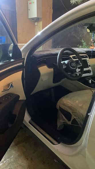 السلام عليكم توسان 2024 ماشية 18 الف جديدة جدا فول قمارة حديد داخل ابيض مدوشم درجة اولى كراسي كهرباء سايد بريد بصمة شاشة كاميرا نفكيشن وضعيات قيادة عداد دجتل حساس امامي خلفي شاحن لاسلكي مري شفط باقي المواصفات معروفة بيهة بارد اصبعين موضح بالصورة فقط السعر 210 وبيهة مجال مكان السيارة البياع 
***********
***********
