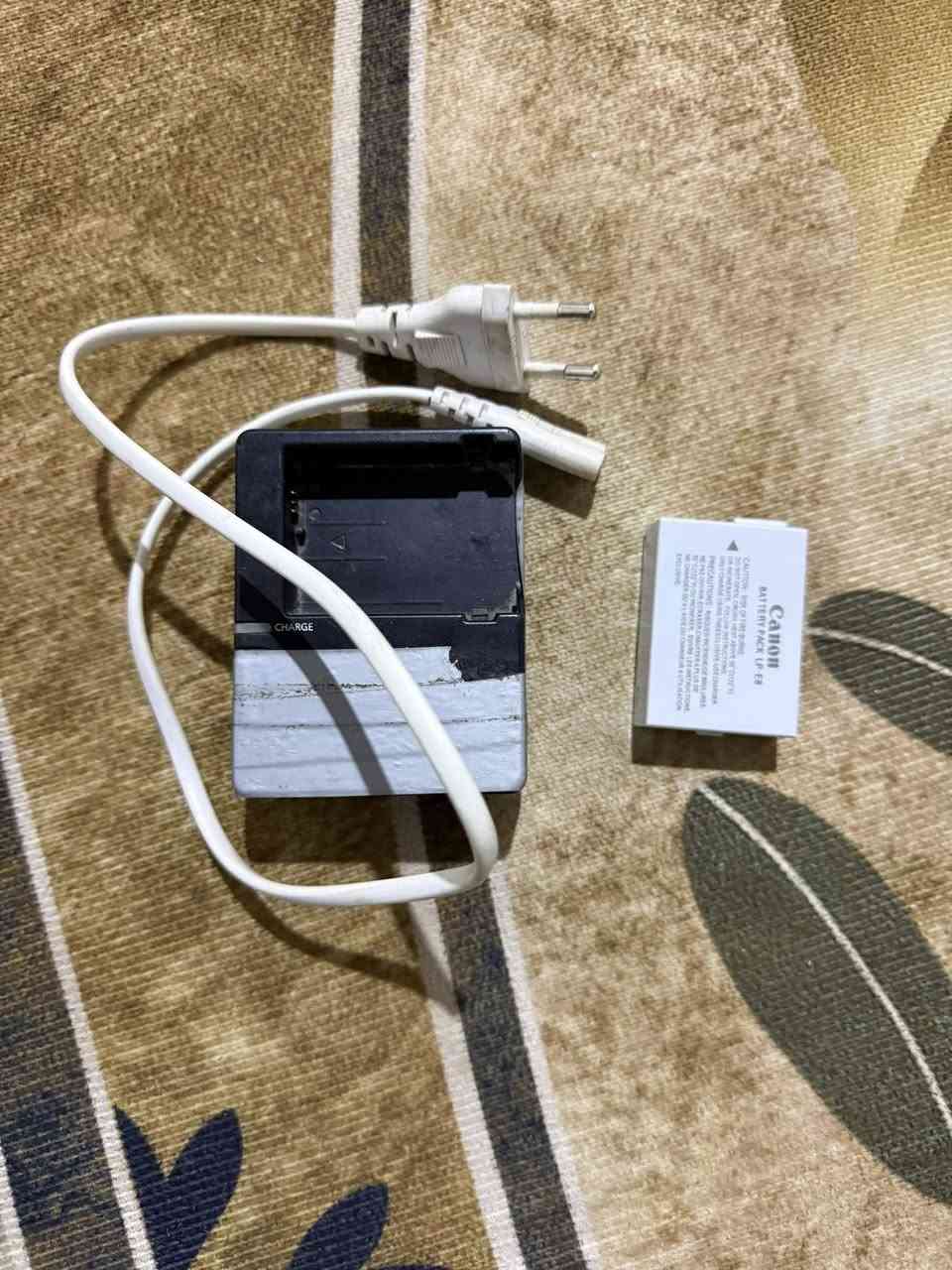 كامرا كانون D700
مع ملحقاتها  موضحات بالصور  ما يحتاج اشرح  الكامرا  شغله يخبل  مع  الزوم 75.300 
  للبيع   مكاني ديالى   رقمي *********** افحص بيدك  احسن  من الحجي 
اتصل وتدلل  
للعلم  لا يوجد توصيل
