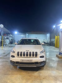 بيع مستعجل كلش جوه سعرها جيب شيروكي بزون موديل 2018 بدون حادث ايرباك م...